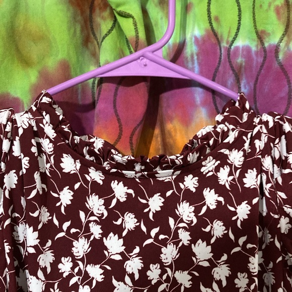 CeCe brand, size small, maroon with white floral pattern - Picture 2 of 4